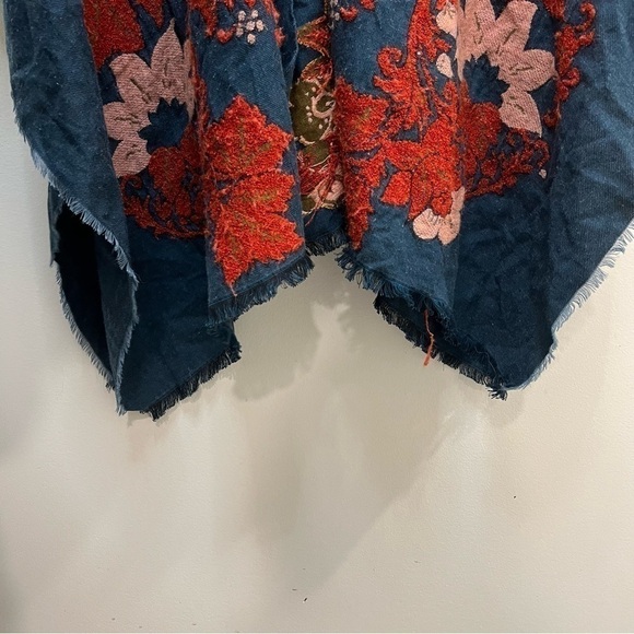 Gorgeous elaborately embroidered wrap caftan shawl - Picture 5 of 6